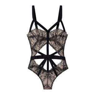 VICTORIA’S SECRET Strappy Bodysuit Chantilly Black Lace Teddy Size Large
